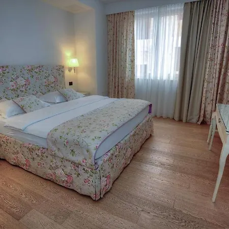 Grace Hotel 4*